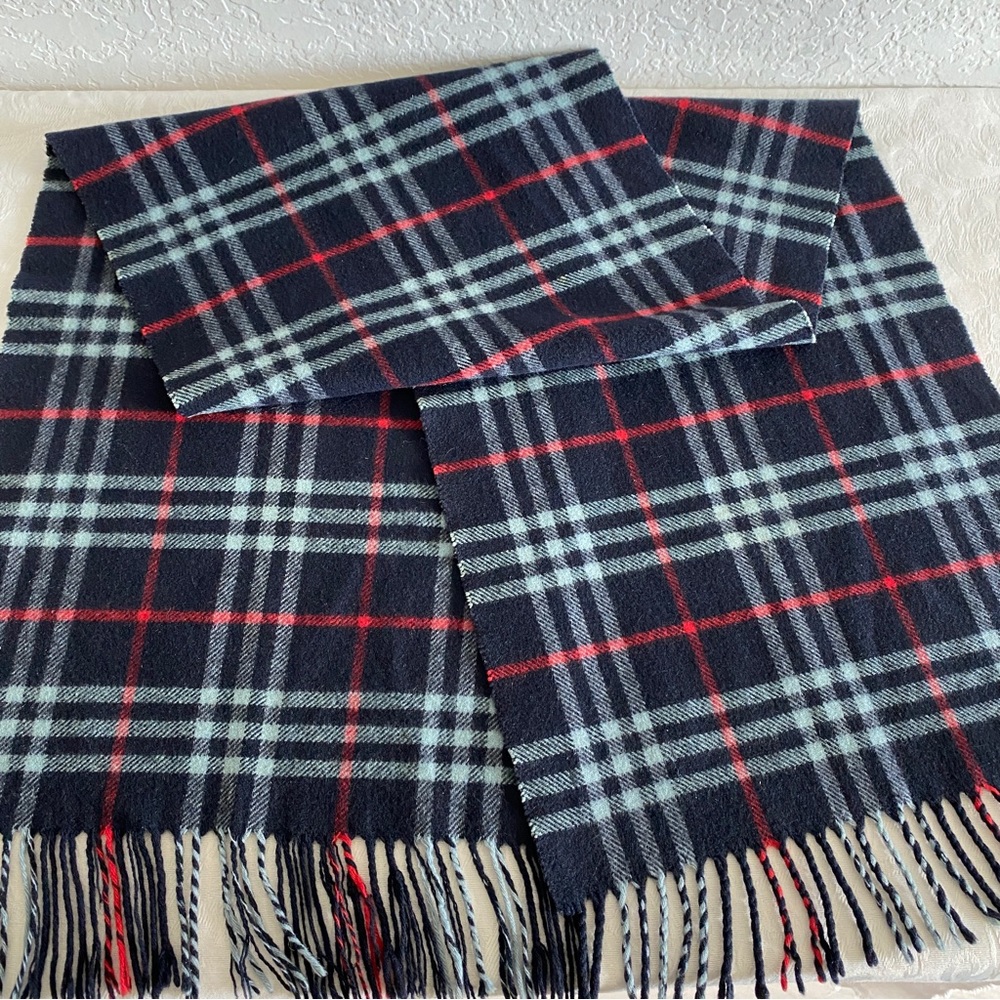 Burberry check cashmere scarf - Picture 5 of 7